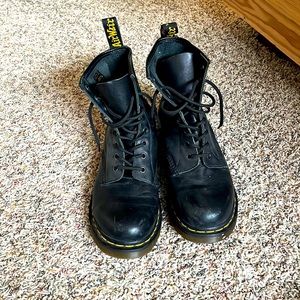 1460 Women’s Smooth Lace Up Boot